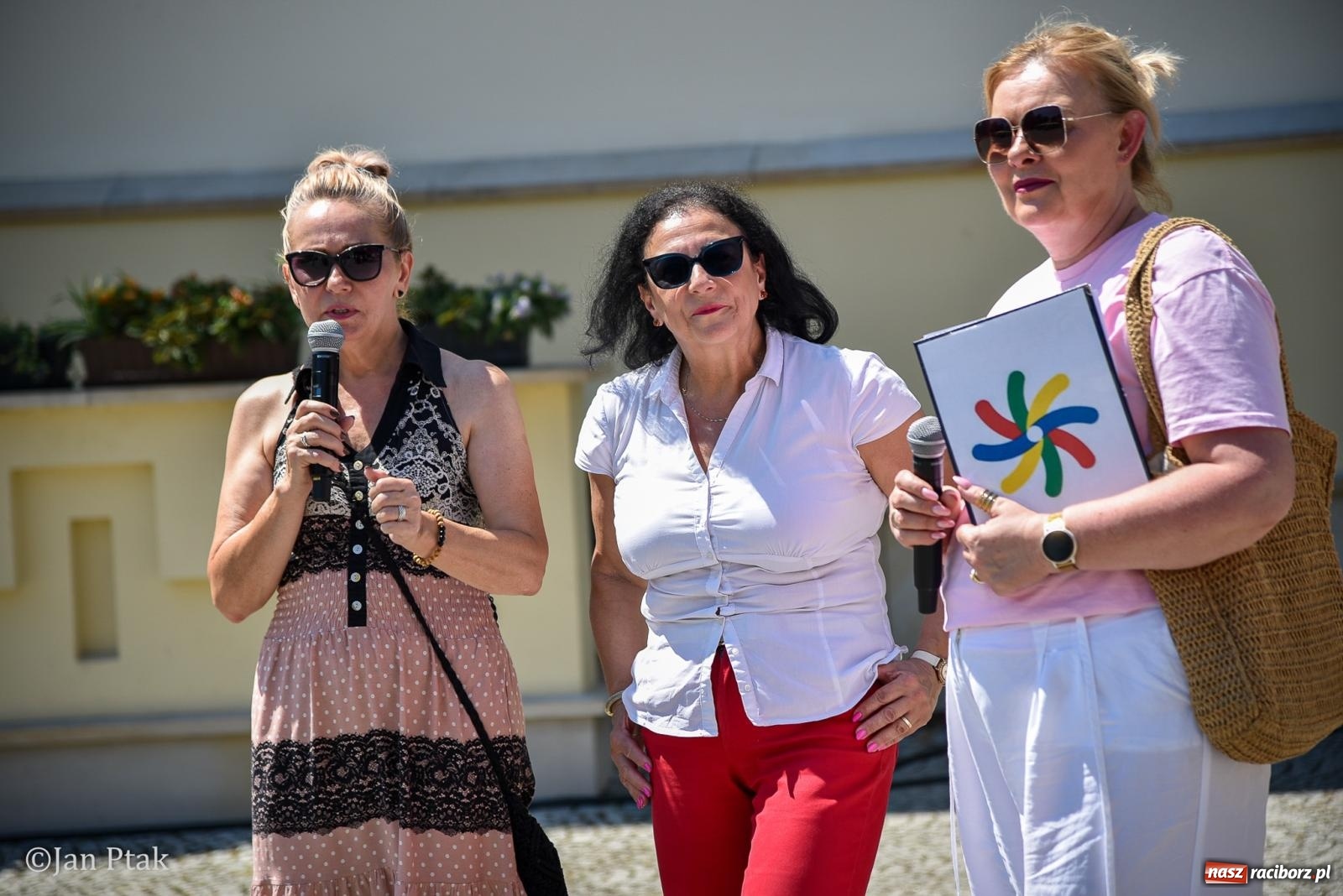 Zdjęcie w galerii na portalu naszraciborz.pl: Muzyczno-folkowe powitanie wakacji na Zamku Piastowskim na bis! wiadomości z regionu