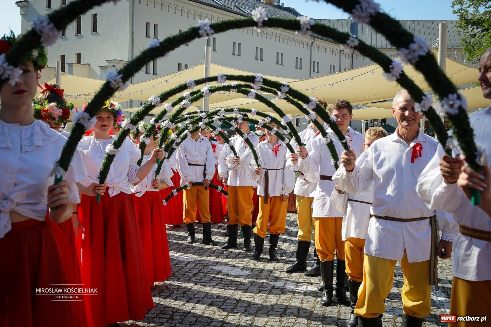 Zdjęcie w galerii na portalu naszraciborz.pl: Muzyczno-folkowe powitanie wakacji na Zamku Piastowskim na bis! wiadomości z regionu