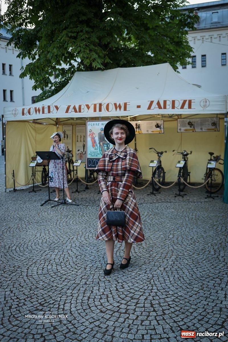 Zdjęcie w galerii na portalu naszraciborz.pl: Muzyczno-folkowe powitanie wakacji na Zamku Piastowskim na bis! wiadomości z regionu