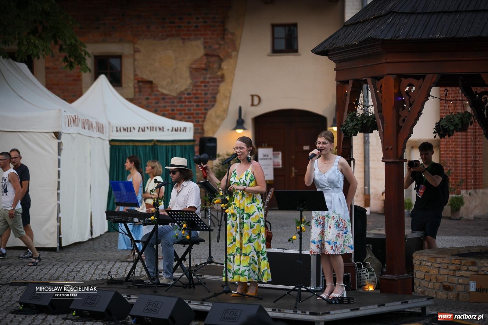 Zdjęcie w galerii na portalu naszraciborz.pl: Muzyczno-folkowe powitanie wakacji na Zamku Piastowskim na bis! wiadomości z regionu