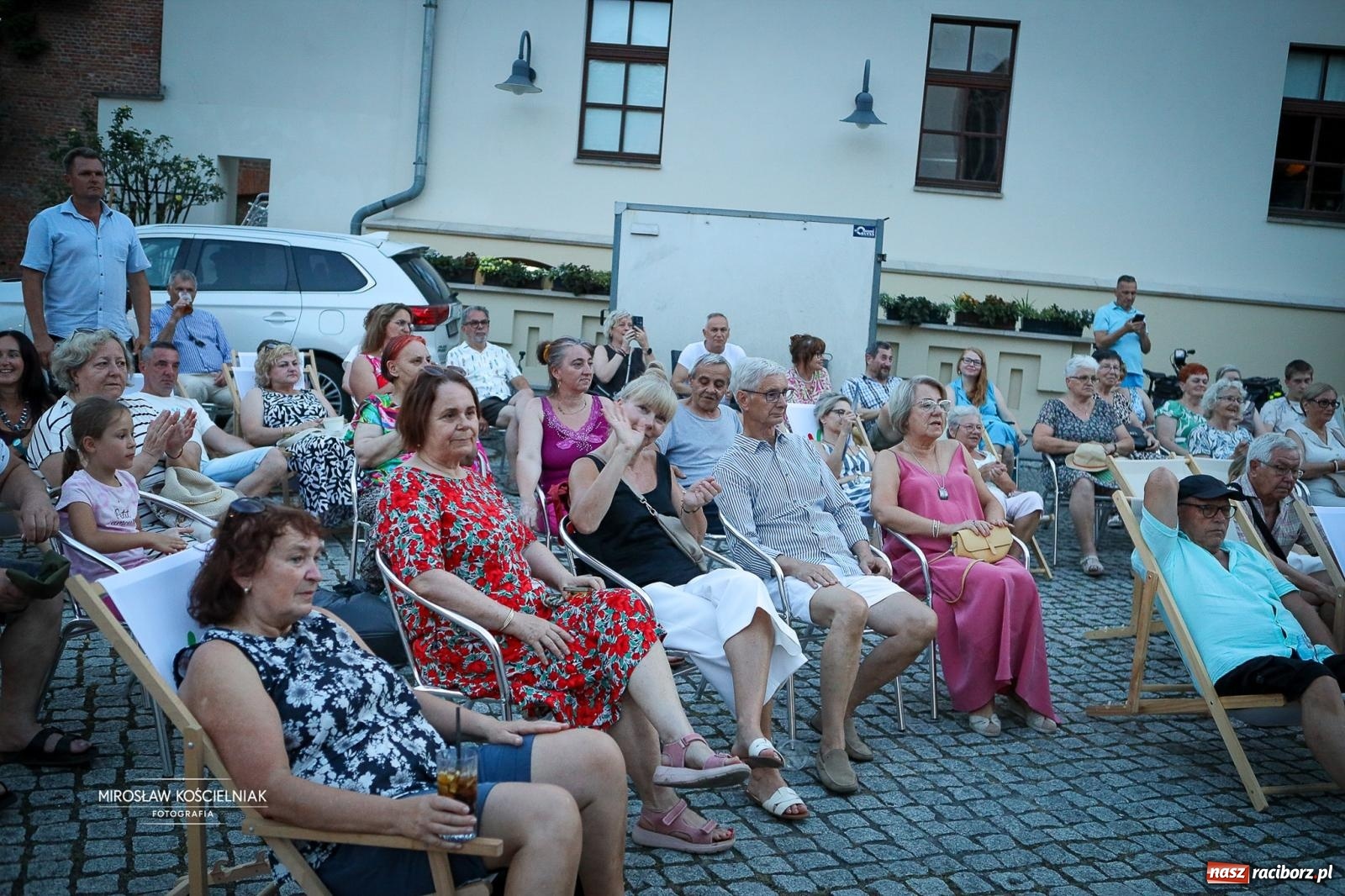 Zdjęcie w galerii na portalu naszraciborz.pl: Muzyczno-folkowe powitanie wakacji na Zamku Piastowskim na bis! wiadomości z regionu