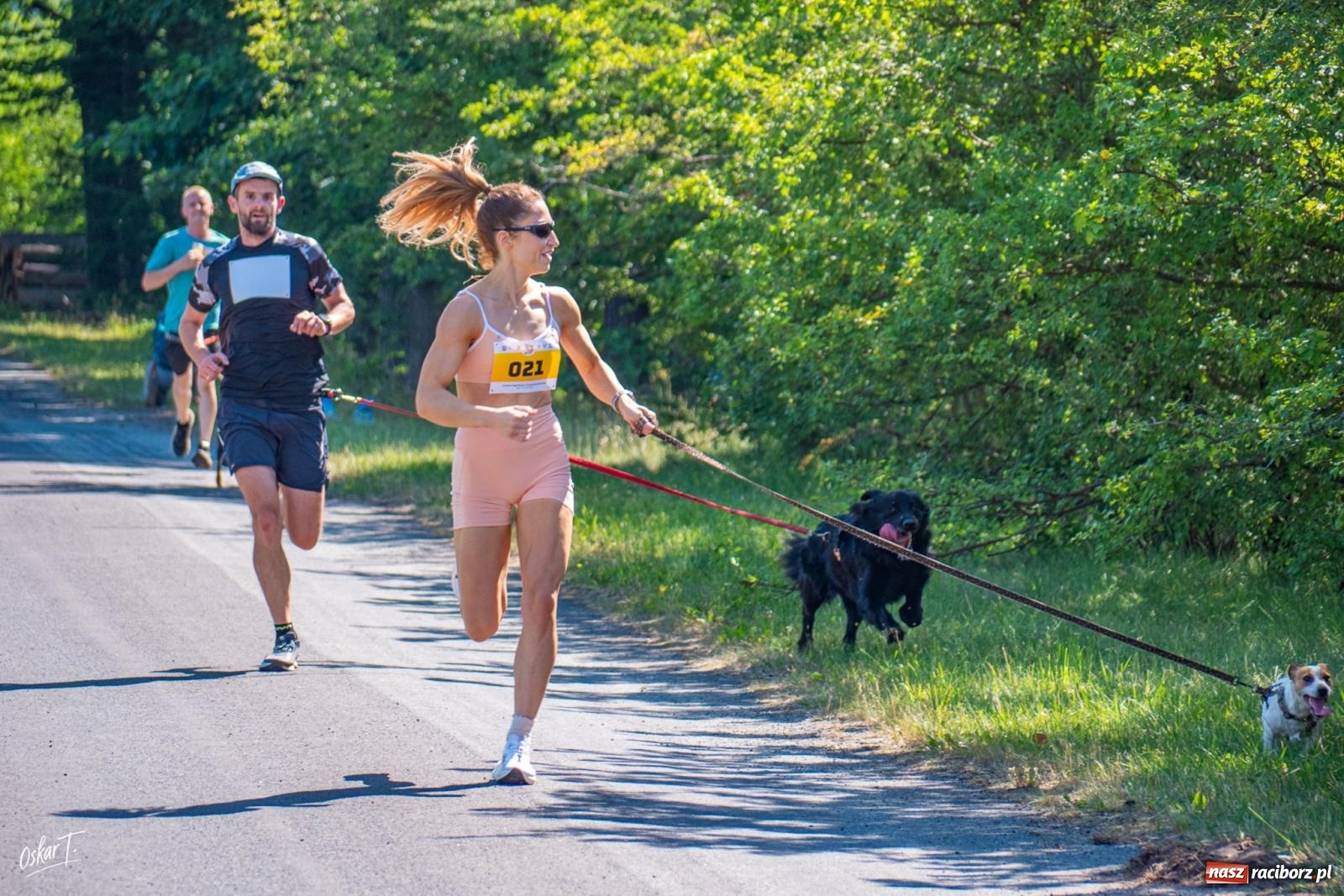 Zdjęcie w galerii na portalu naszraciborz.pl: Dogtrekking w Nędzy przyciągnął tłumy. Sport i pomoc zwierzętom podczas VI Festiwalu Górnej Odry [FOTO] wiadomości z regionu