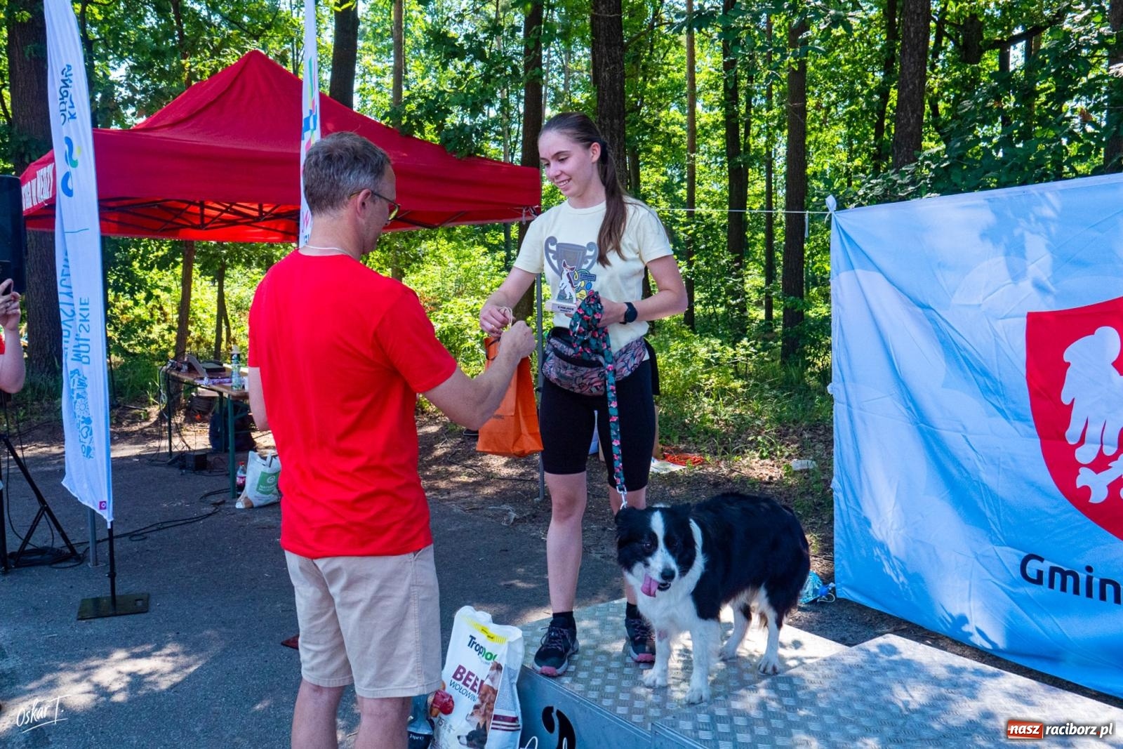 Zdjęcie w galerii na portalu naszraciborz.pl: Dogtrekking w Nędzy przyciągnął tłumy. Sport i pomoc zwierzętom podczas VI Festiwalu Górnej Odry [FOTO] wiadomości z regionu