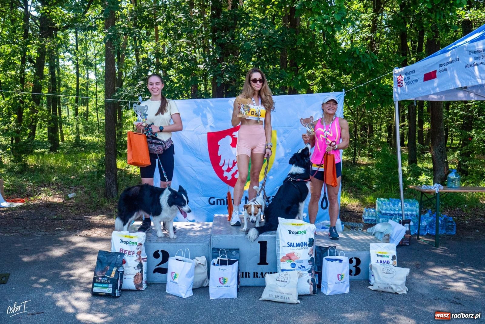 Zdjęcie w galerii na portalu naszraciborz.pl: Dogtrekking w Nędzy przyciągnął tłumy. Sport i pomoc zwierzętom podczas VI Festiwalu Górnej Odry [FOTO] wiadomości z regionu