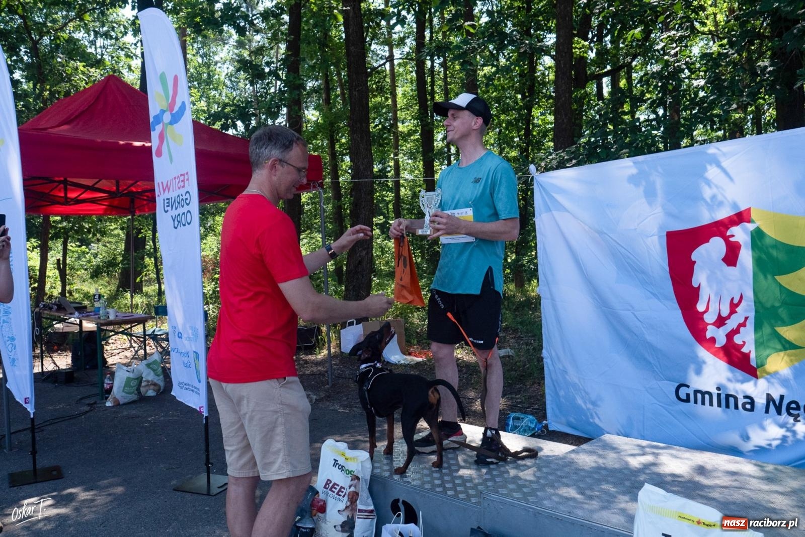Zdjęcie w galerii na portalu naszraciborz.pl: Dogtrekking w Nędzy przyciągnął tłumy. Sport i pomoc zwierzętom podczas VI Festiwalu Górnej Odry [FOTO] wiadomości z regionu