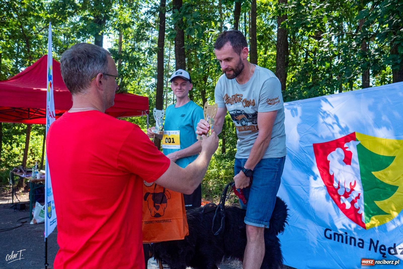 Zdjęcie w galerii na portalu naszraciborz.pl: Dogtrekking w Nędzy przyciągnął tłumy. Sport i pomoc zwierzętom podczas VI Festiwalu Górnej Odry [FOTO] wiadomości z regionu