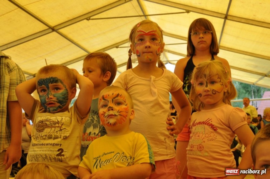 Zdjęcie w galerii na portalu naszraciborz.pl: Moc dziecięcej radości w Szymocicach wiadomości z regionu