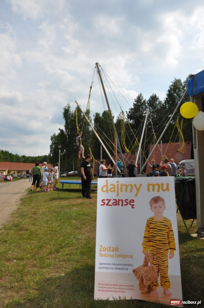 Zdjęcie w galerii na portalu naszraciborz.pl: Moc dziecięcej radości w Szymocicach wiadomości z regionu