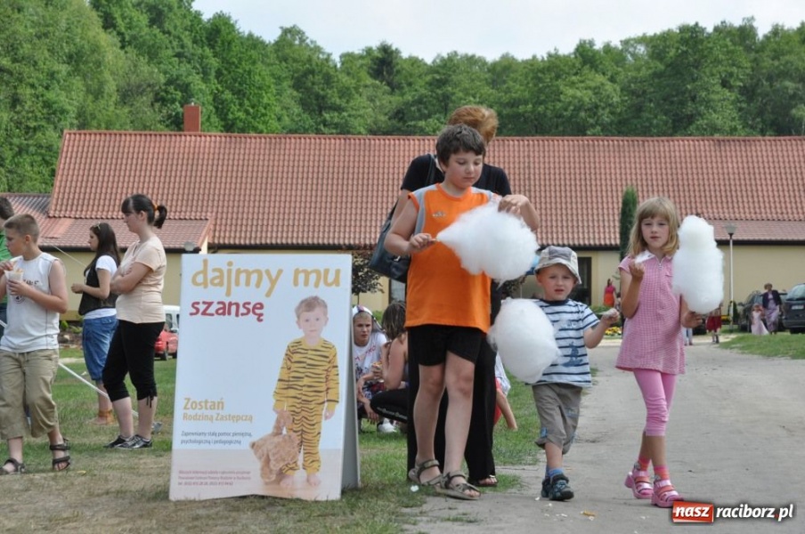 Zdjęcie w galerii na portalu naszraciborz.pl: Moc dziecięcej radości w Szymocicach wiadomości z regionu