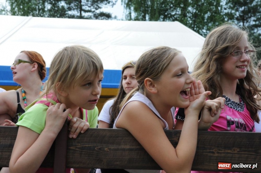 Zdjęcie w galerii na portalu naszraciborz.pl: Moc dziecięcej radości w Szymocicach wiadomości z regionu