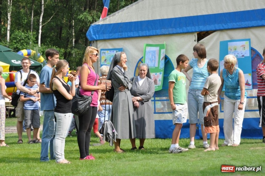 Zdjęcie w galerii na portalu naszraciborz.pl: Moc dziecięcej radości w Szymocicach wiadomości z regionu
