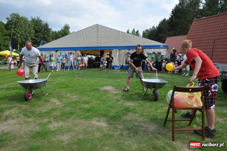 Zdjęcie w galerii na portalu naszraciborz.pl: Moc dziecięcej radości w Szymocicach wiadomości z regionu