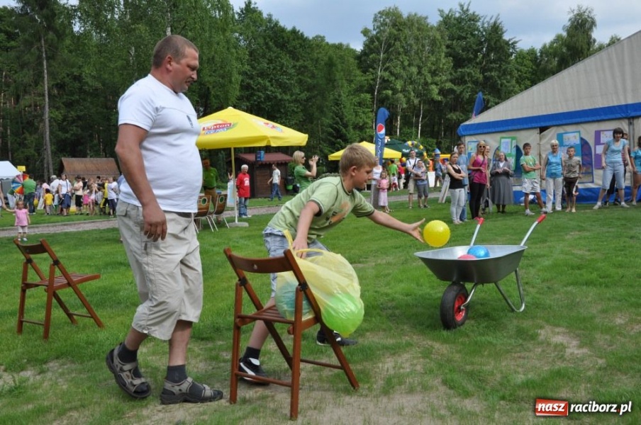 Zdjęcie w galerii na portalu naszraciborz.pl: Moc dziecięcej radości w Szymocicach wiadomości z regionu