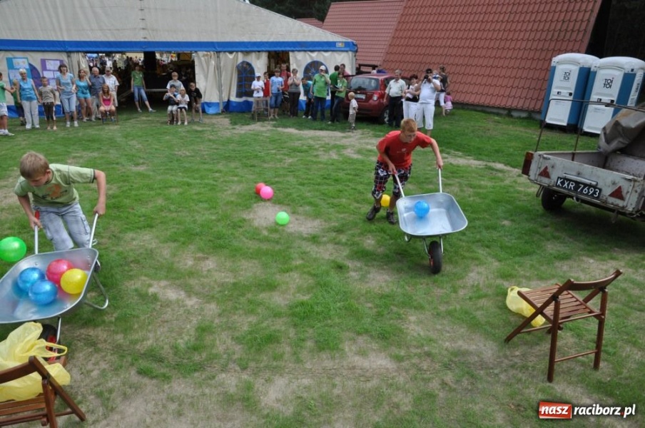 Zdjęcie w galerii na portalu naszraciborz.pl: Moc dziecięcej radości w Szymocicach wiadomości z regionu