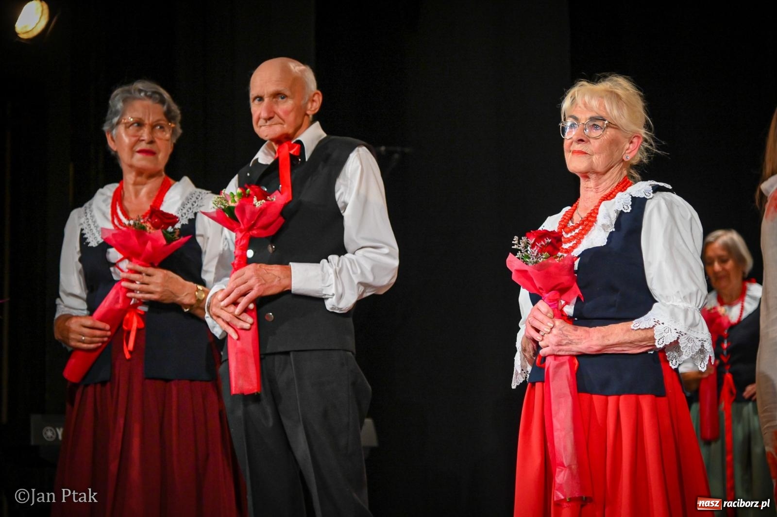 Zdjęcie w galerii na portalu naszraciborz.pl: 20 lat Strzechy Seniorów. Jubileuszowy koncert przeniesiony pod dach wiadomości z regionu