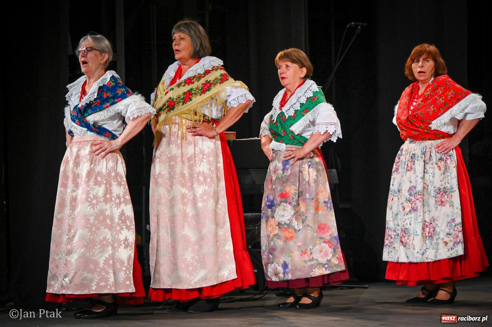 Zdjęcie w galerii na portalu naszraciborz.pl: 20 lat Strzechy Seniorów. Jubileuszowy koncert przeniesiony pod dach wiadomości z regionu