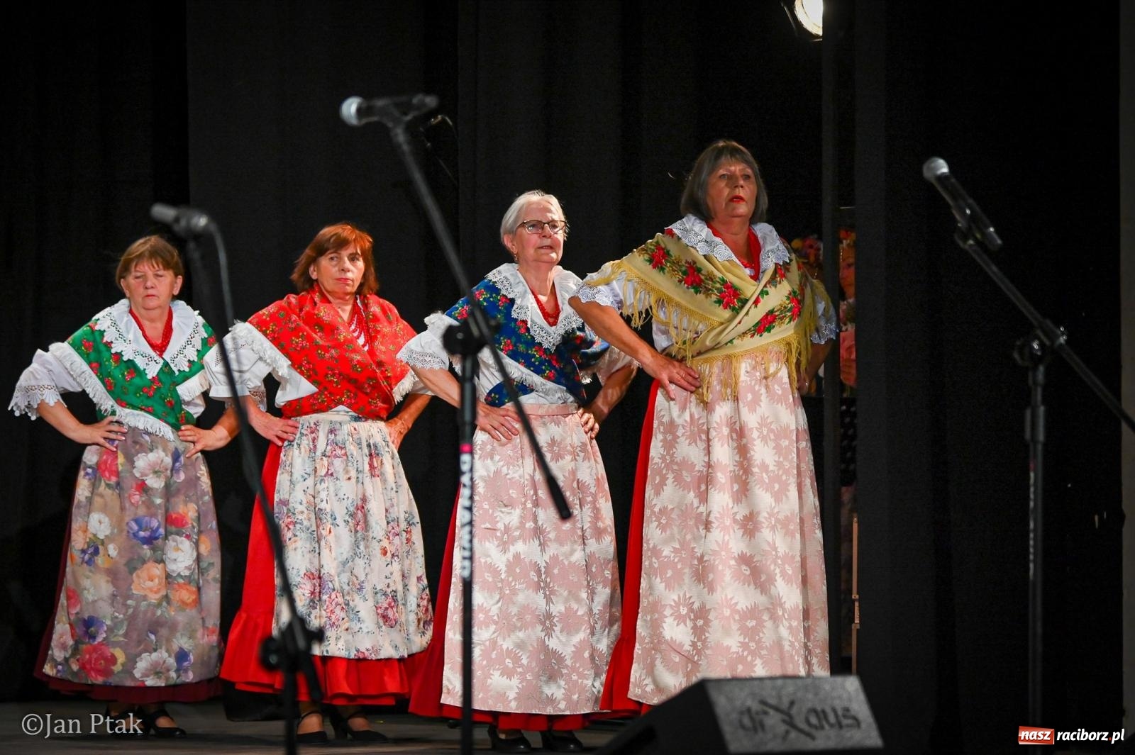 Zdjęcie w galerii na portalu naszraciborz.pl: 20 lat Strzechy Seniorów. Jubileuszowy koncert przeniesiony pod dach wiadomości z regionu