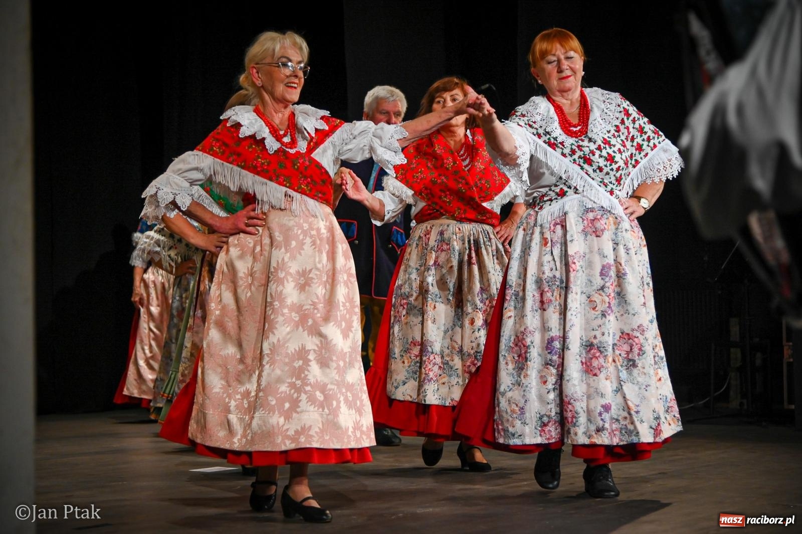 Zdjęcie w galerii na portalu naszraciborz.pl: 20 lat Strzechy Seniorów. Jubileuszowy koncert przeniesiony pod dach wiadomości z regionu