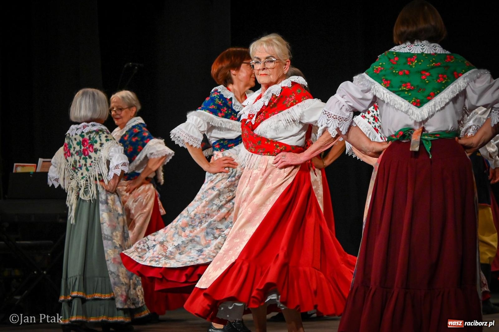 Zdjęcie w galerii na portalu naszraciborz.pl: 20 lat Strzechy Seniorów. Jubileuszowy koncert przeniesiony pod dach wiadomości z regionu
