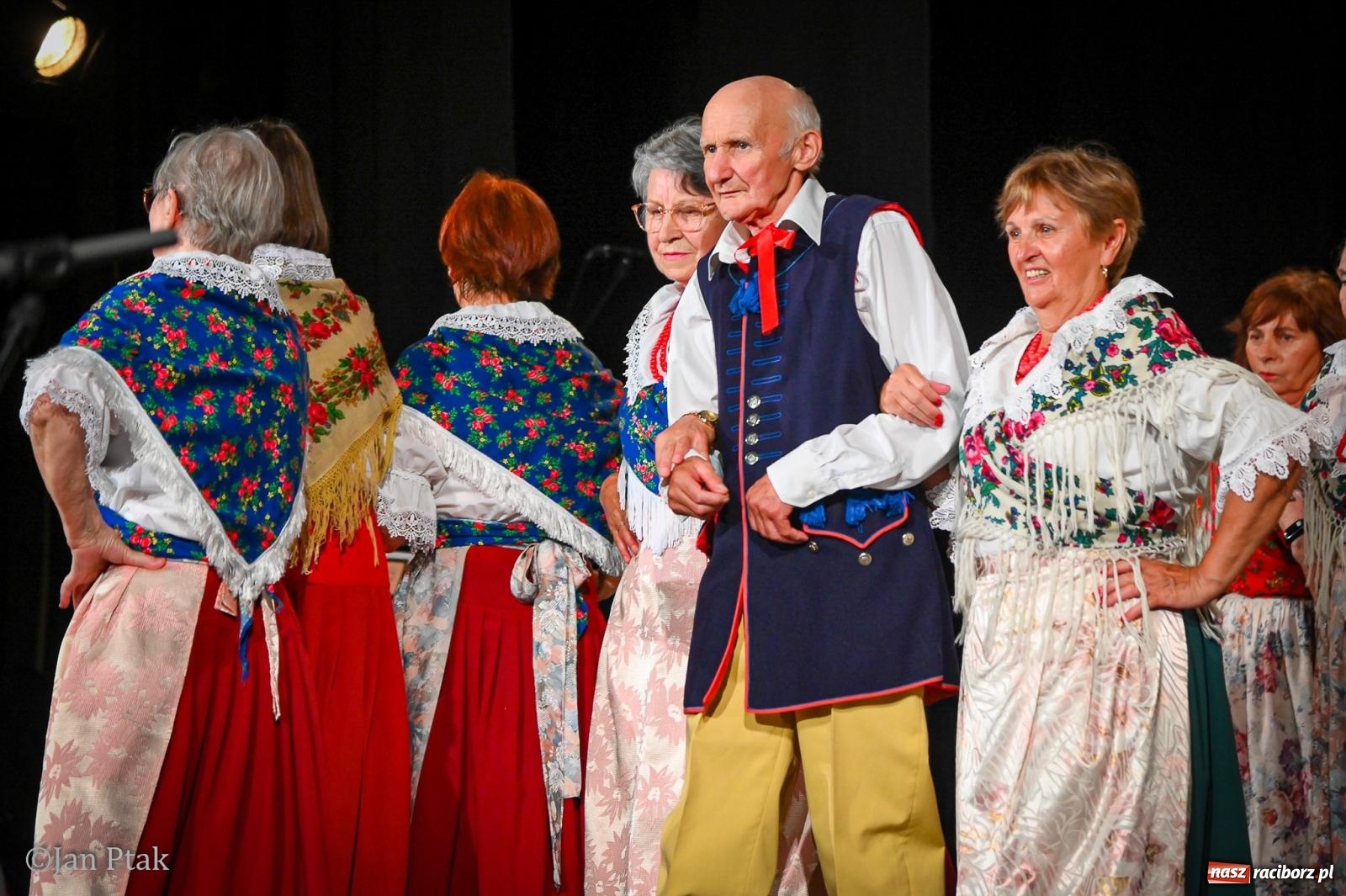 Zdjęcie w galerii na portalu naszraciborz.pl: 20 lat Strzechy Seniorów. Jubileuszowy koncert przeniesiony pod dach wiadomości z regionu