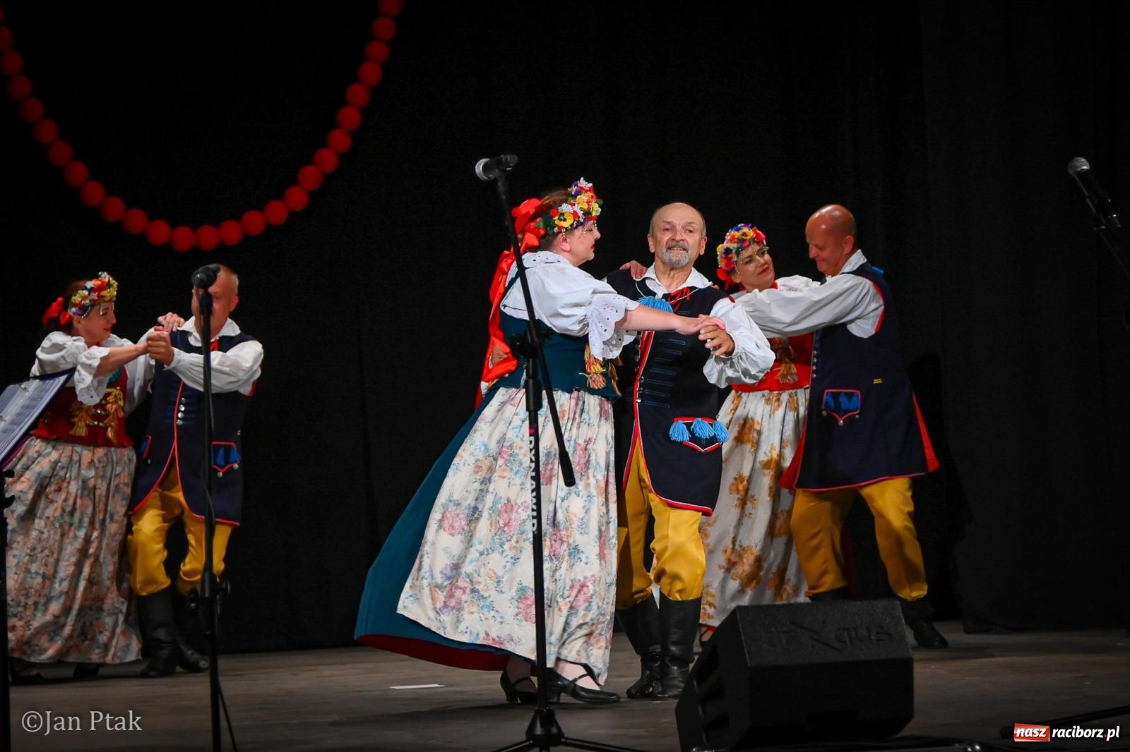 Zdjęcie w galerii na portalu naszraciborz.pl: 20 lat Strzechy Seniorów. Jubileuszowy koncert przeniesiony pod dach wiadomości z regionu