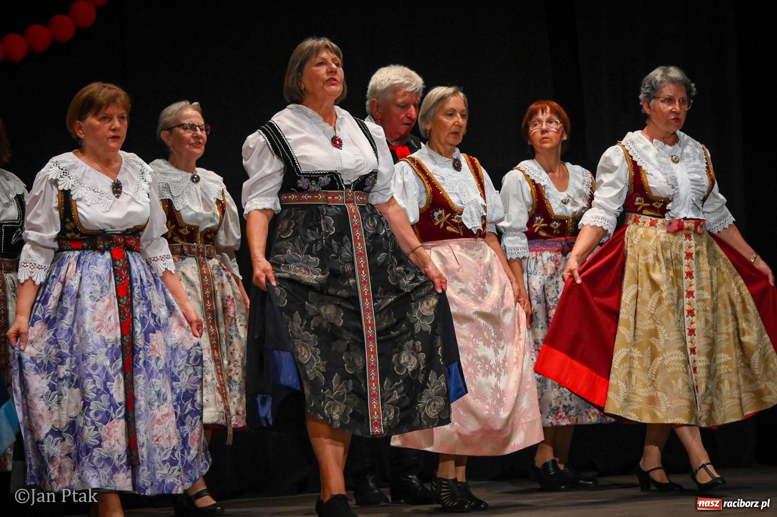 Zdjęcie w galerii na portalu naszraciborz.pl: 20 lat Strzechy Seniorów. Jubileuszowy koncert przeniesiony pod dach wiadomości z regionu
