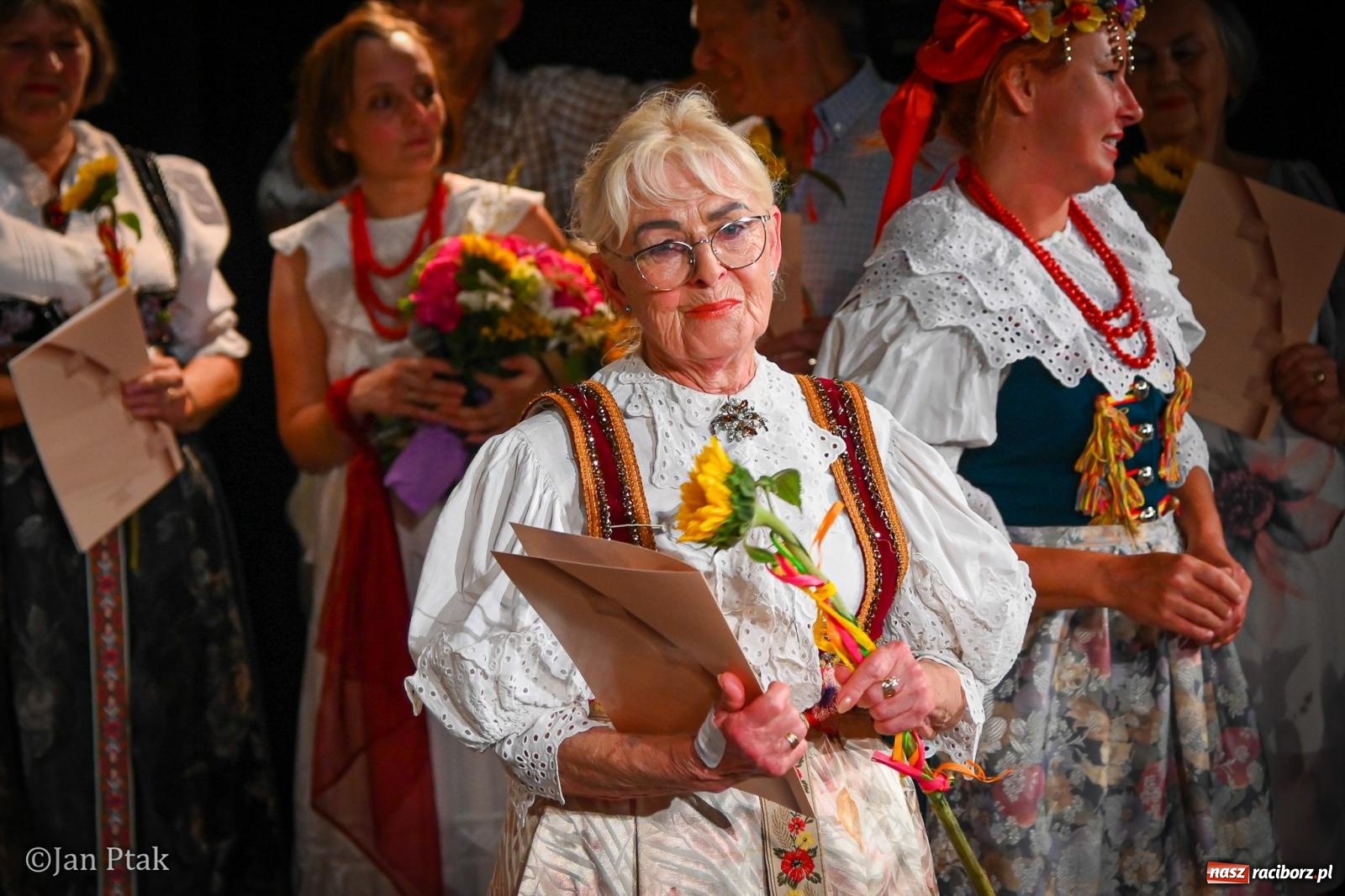 Zdjęcie w galerii na portalu naszraciborz.pl: 20 lat Strzechy Seniorów. Jubileuszowy koncert przeniesiony pod dach wiadomości z regionu