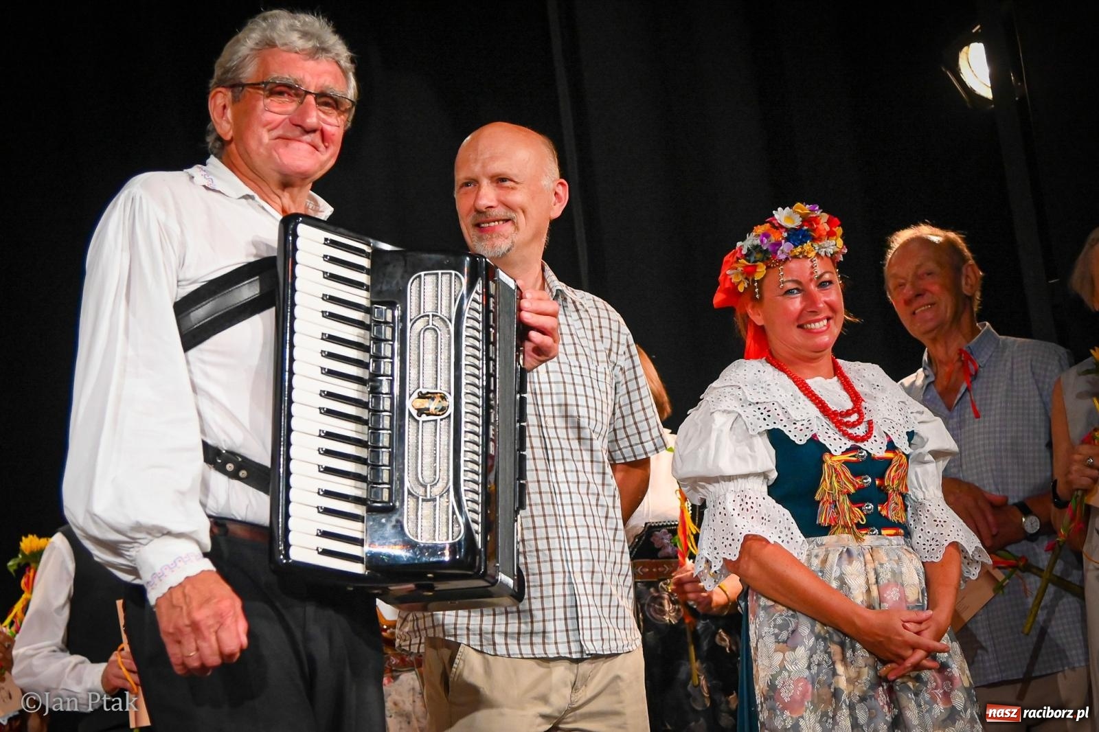 Zdjęcie w galerii na portalu naszraciborz.pl: 20 lat Strzechy Seniorów. Jubileuszowy koncert przeniesiony pod dach wiadomości z regionu