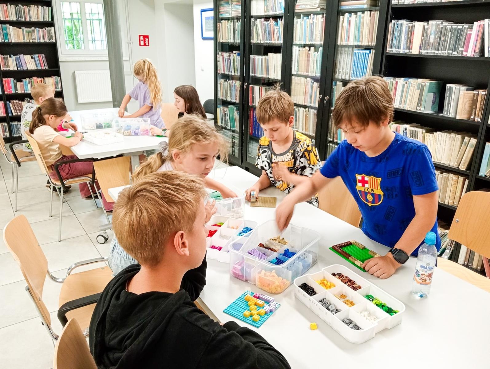 Zdjęcie w galerii na portalu naszraciborz.pl: Czerwiec w klubach bibliotecznych - podsumowanie wiadomości z regionu