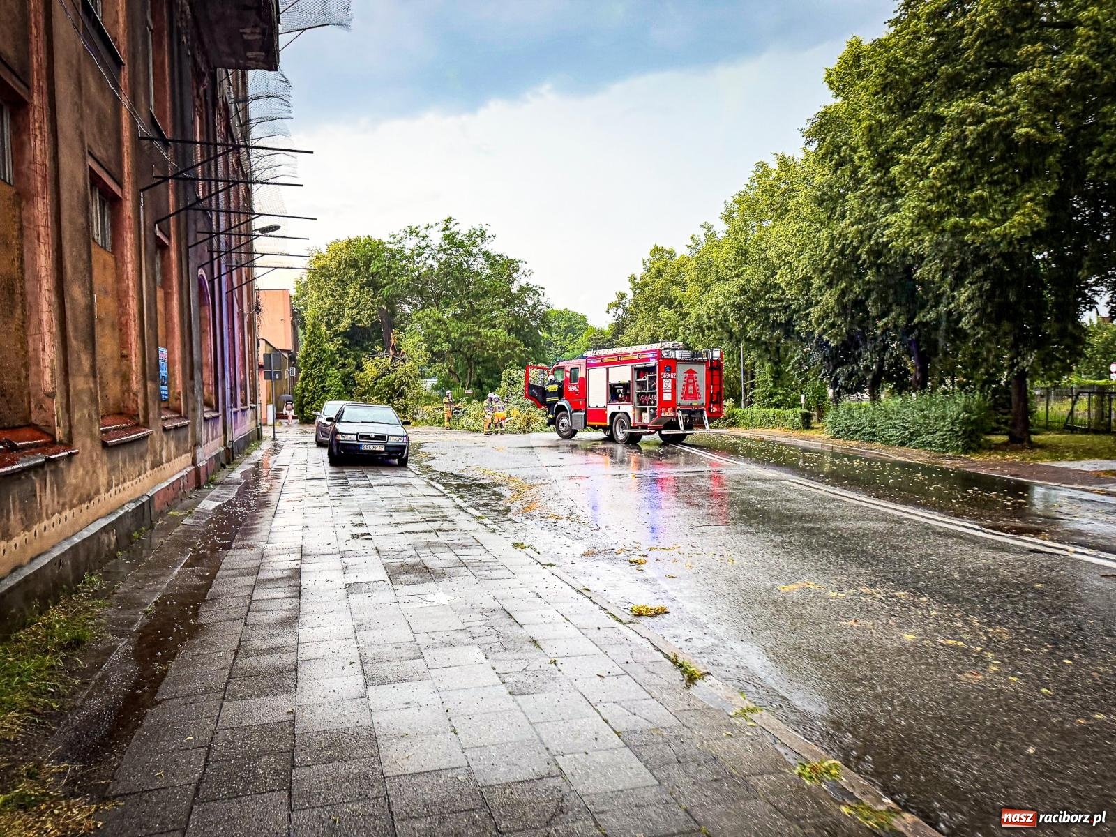 Zdjęcie w galerii na portalu naszraciborz.pl: Nawałnica nad powiatem raciborskim. Strażacy interweniowali już 20 razy wiadomości z regionu