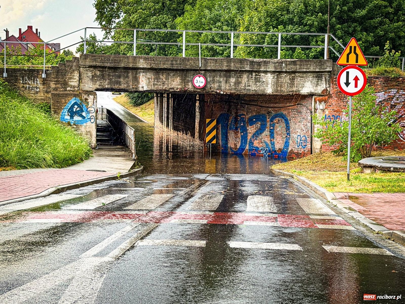 Zdjęcie w galerii na portalu naszraciborz.pl: Nawałnica nad powiatem raciborskim. Strażacy interweniowali już 20 razy wiadomości z regionu