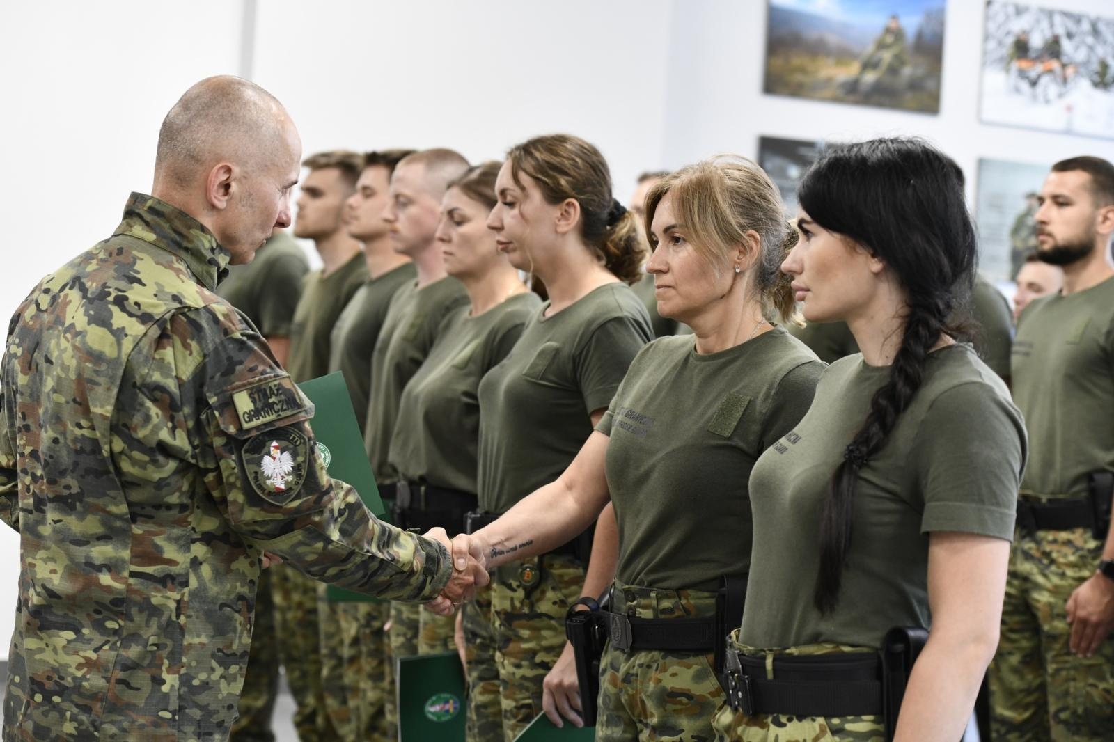 Zdjęcie w galerii na portalu naszraciborz.pl: 26 nowych kaprali w Śląskim Oddziale Straży Granicznej w Raciborzu wiadomości z regionu