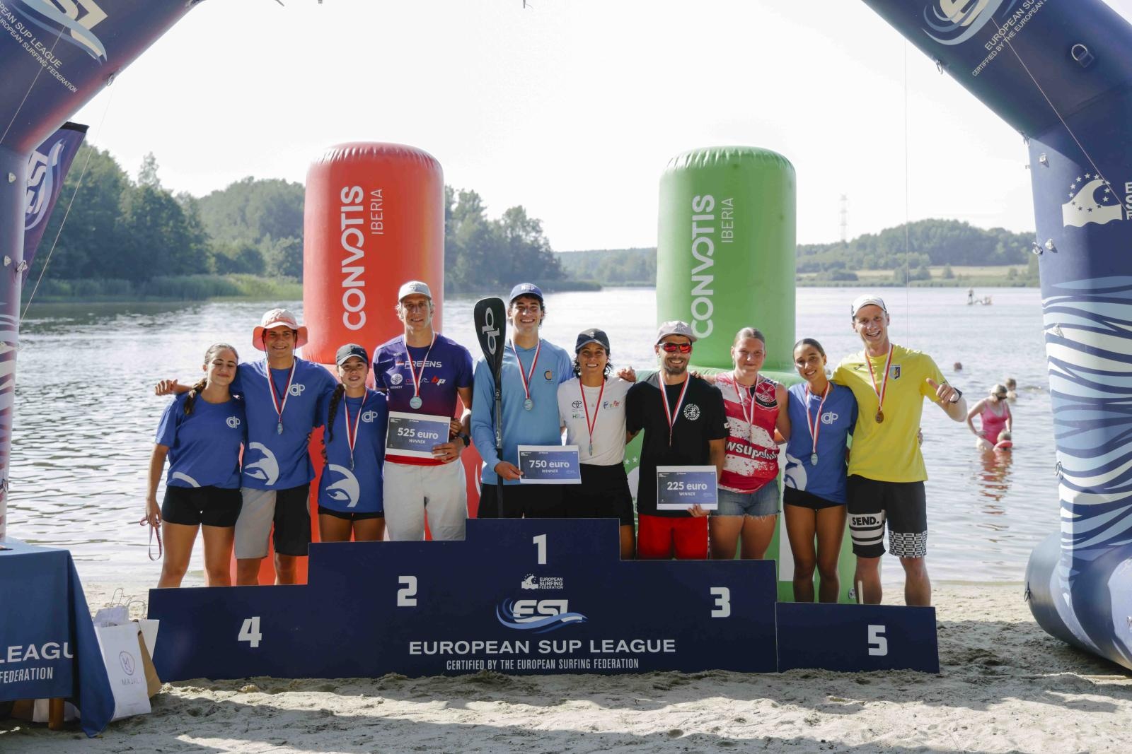 Zdjęcie w galerii na portalu naszraciborz.pl: RTW Racibórz z medalami podczas ODRA SUP CUP 2026. Udany występ na arenie międzynarodowej wiadomości z regionu