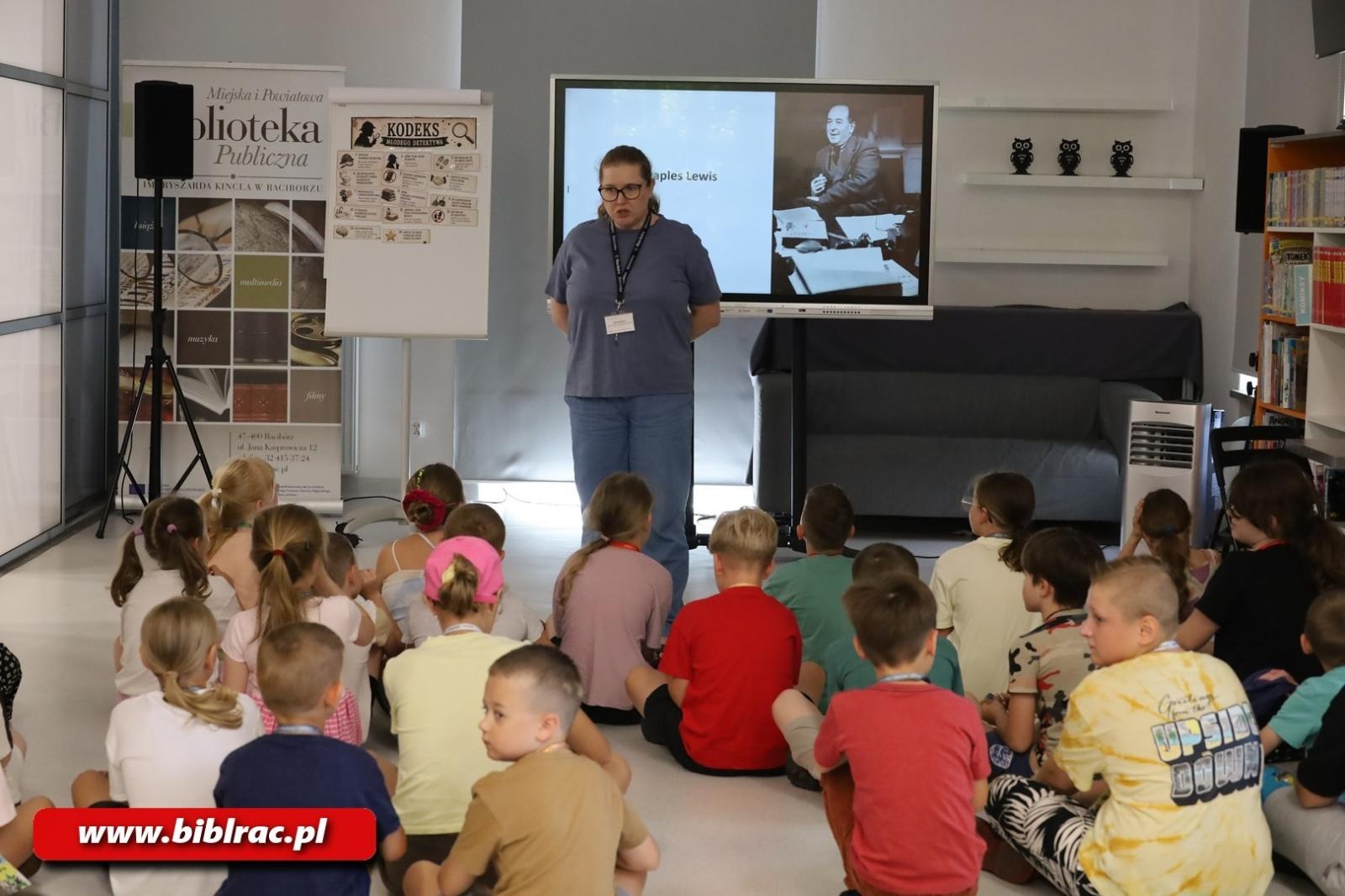 Zdjęcie w galerii na portalu naszraciborz.pl: Opowieści z Narnii – kolejne spotkanie w ramach Lata z Biblioteką wiadomości z regionu