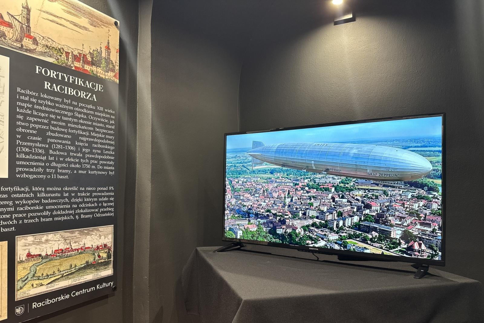 Zdjęcie w galerii na portalu naszraciborz.pl: 25 lat RCK, 2051 i IV NOC KULTURY, która nadal trwa! W piątek i sobotę multimedialna wystawa w Labiryncie wiadomości z regionu