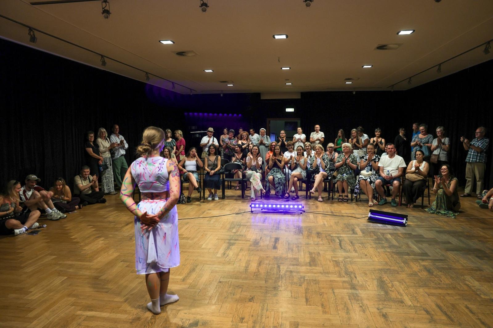 Zdjęcie w galerii na portalu naszraciborz.pl: 25 lat RCK, 2051 i IV NOC KULTURY, która nadal trwa! W piątek i sobotę multimedialna wystawa w Labiryncie wiadomości z regionu