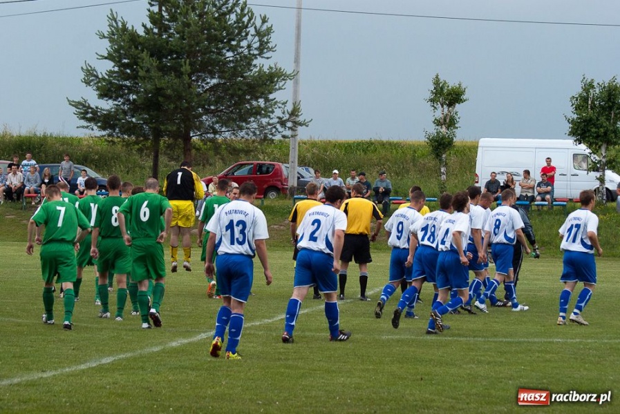 Zdjęcie w galerii na portalu naszraciborz.pl: Wygrana Pietraszyna. Nadgorliwy sędzia wiadomości z regionu