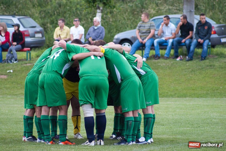 Zdjęcie w galerii na portalu naszraciborz.pl: Wygrana Pietraszyna. Nadgorliwy sędzia wiadomości z regionu