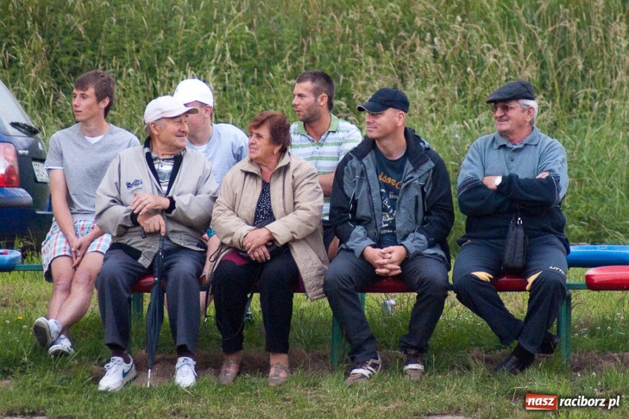 Zdjęcie w galerii na portalu naszraciborz.pl: Wygrana Pietraszyna. Nadgorliwy sędzia wiadomości z regionu