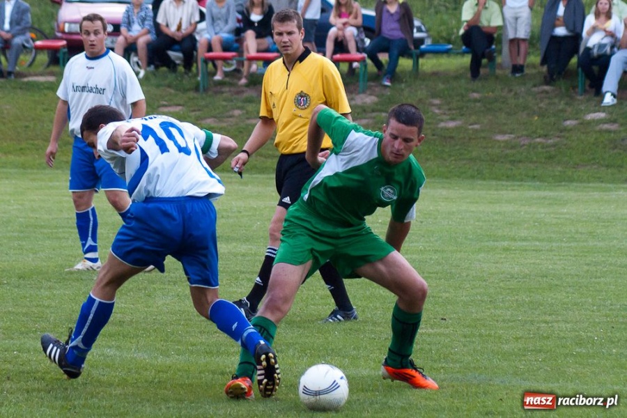 Zdjęcie w galerii na portalu naszraciborz.pl: Wygrana Pietraszyna. Nadgorliwy sędzia wiadomości z regionu