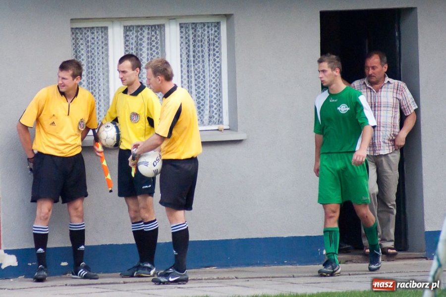 Zdjęcie w galerii na portalu naszraciborz.pl: Wygrana Pietraszyna. Nadgorliwy sędzia wiadomości z regionu