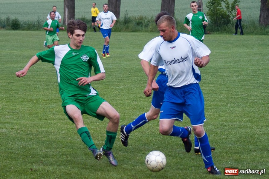 Zdjęcie w galerii na portalu naszraciborz.pl: Wygrana Pietraszyna. Nadgorliwy sędzia wiadomości z regionu