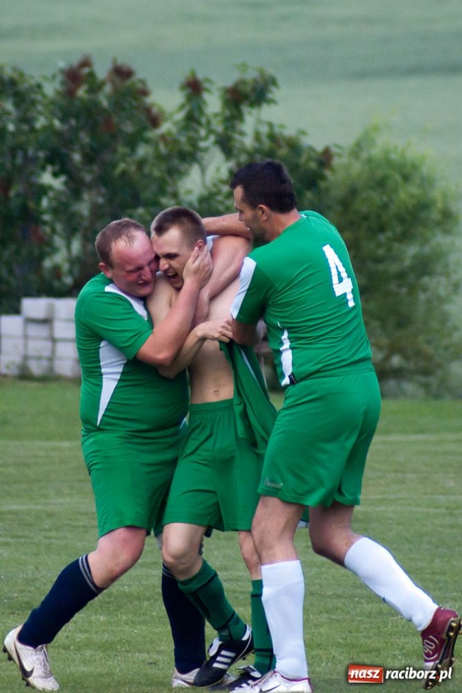 Zdjęcie w galerii na portalu naszraciborz.pl: Wygrana Pietraszyna. Nadgorliwy sędzia wiadomości z regionu