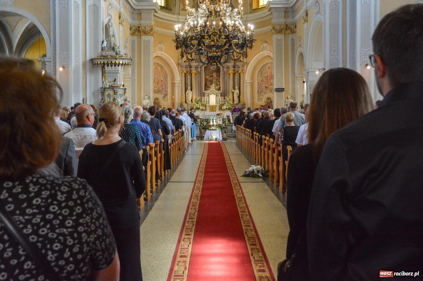 Zdjęcie w galerii na portalu naszraciborz.pl: Krzanowice pożegnały ks. Marka Wcisło. Spełniło się jego marzenie – kościół był pełny wiadomości z regionu