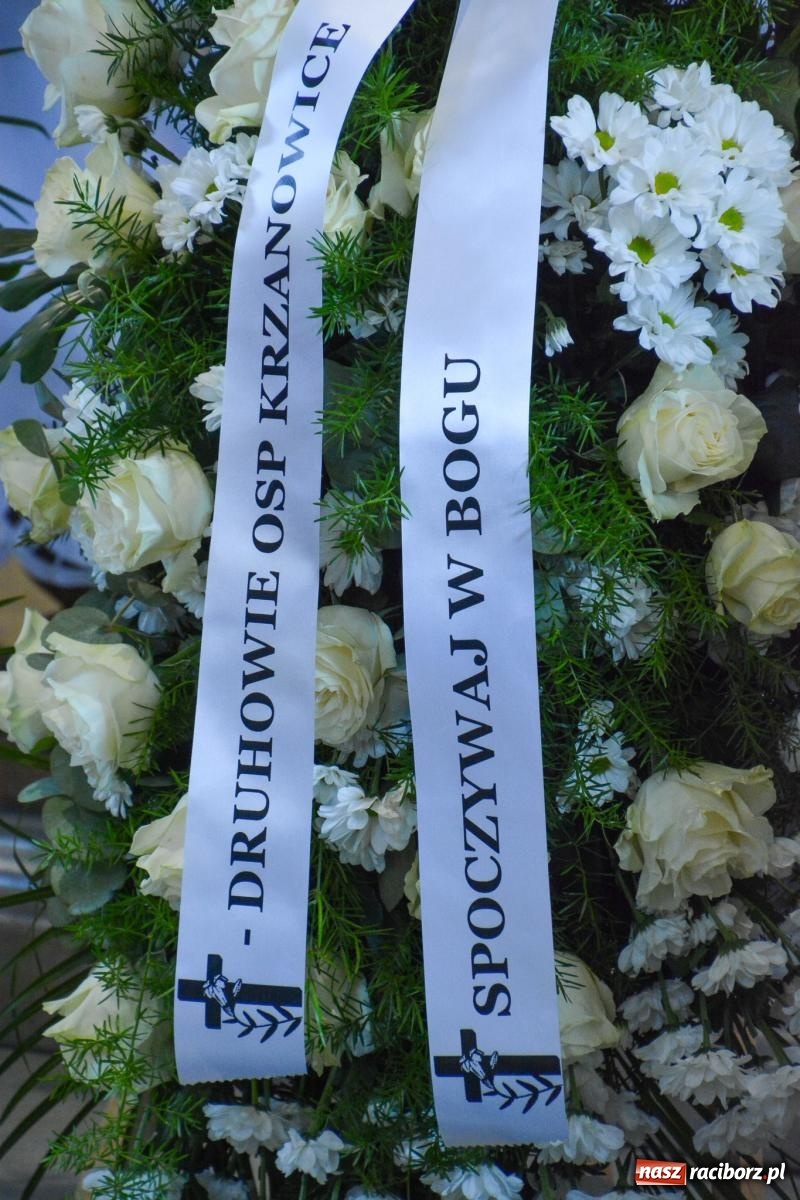 Zdjęcie w galerii na portalu naszraciborz.pl: Krzanowice pożegnały ks. Marka Wcisło. Spełniło się jego marzenie – kościół był pełny wiadomości z regionu