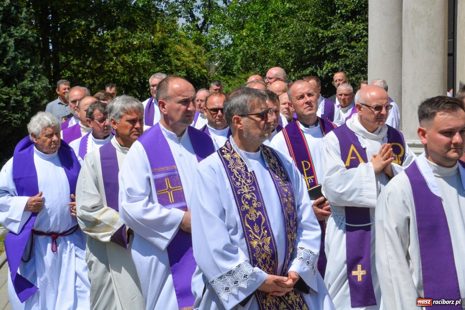 Zdjęcie w galerii na portalu naszraciborz.pl: Krzanowice pożegnały ks. Marka Wcisło. Spełniło się jego marzenie – kościół był pełny wiadomości z regionu