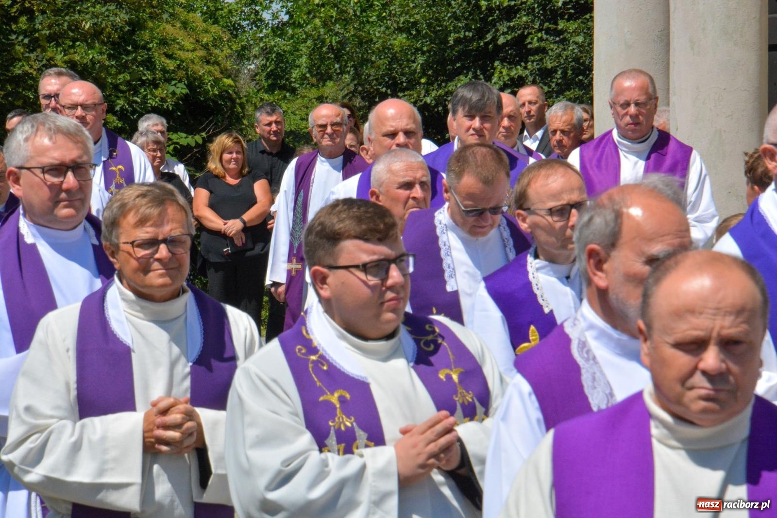 Zdjęcie w galerii na portalu naszraciborz.pl: Krzanowice pożegnały ks. Marka Wcisło. Spełniło się jego marzenie – kościół był pełny wiadomości z regionu