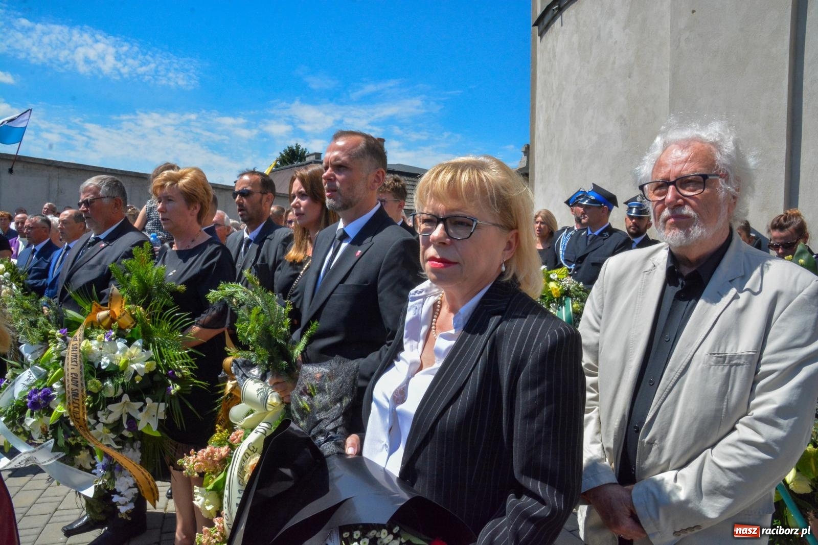 Zdjęcie w galerii na portalu naszraciborz.pl: Krzanowice pożegnały ks. Marka Wcisło. Spełniło się jego marzenie – kościół był pełny wiadomości z regionu