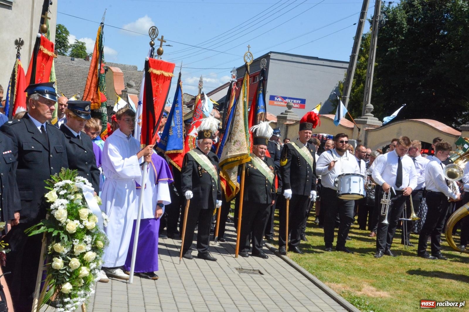 Zdjęcie w galerii na portalu naszraciborz.pl: Krzanowice pożegnały ks. Marka Wcisło. Spełniło się jego marzenie – kościół był pełny wiadomości z regionu