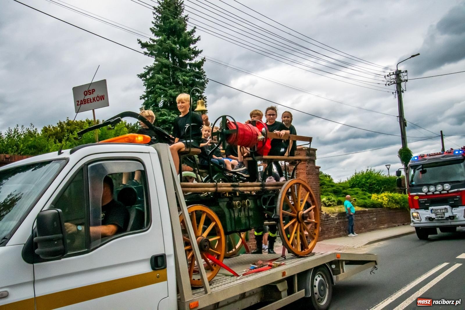 Zdjęcie w galerii na portalu naszraciborz.pl: Strażacka tradycja w nowoczesnym wydaniu: Kto okazał się bezkonkurencyjny w Bieńkowicach? wiadomości z regionu